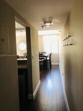 800 N Miami Ave, Unit 303 in Miami, FL - Foto de edificio - Building Photo