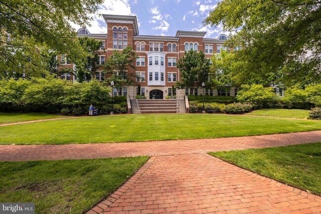 property at 400 Cameron Station Blvd