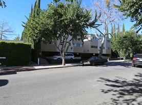 813-817 Westbourne Dr in West Hollywood, CA - Building Photo