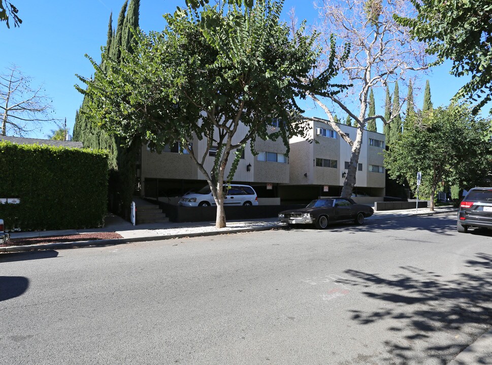 813-817 Westbourne Dr in West Hollywood, CA - Building Photo
