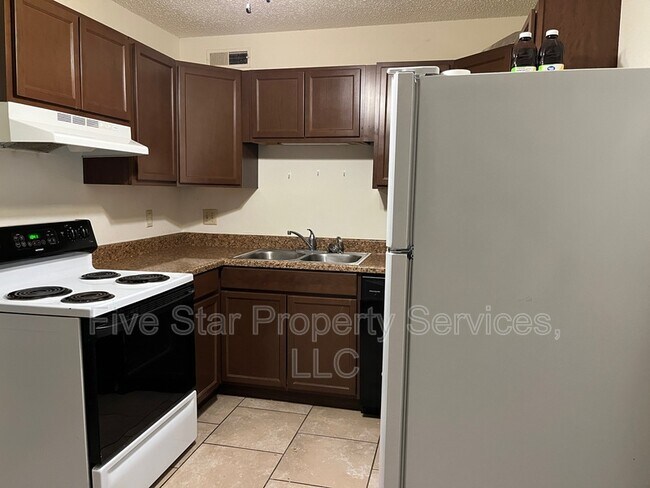 2070 W Washington St in Springfield, IL - Building Photo - Building Photo