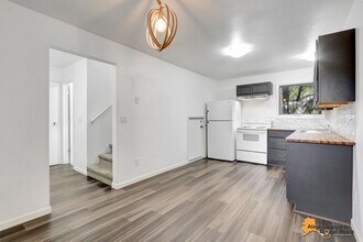 12636 Silver Fox Ln in Anchorage, AK - Building Photo - Building Photo