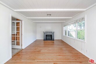 5353 Don Pio Dr in Los Angeles, CA - Building Photo - Building Photo