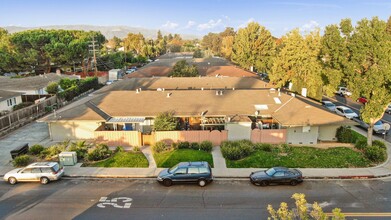 3700 Peacock Ct in Santa Clara, CA - Building Photo - Building Photo