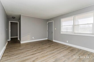 6304 E Piccadilly Rd in Muncie, IN - Building Photo - Building Photo