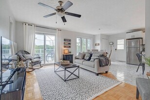 306 Rue Riviera in Gatineau, QC - Building Photo