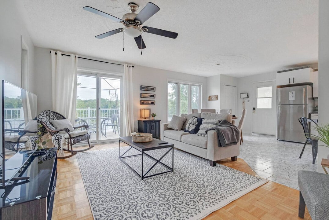 306 Rue Riviera in Gatineau, QC - Building Photo