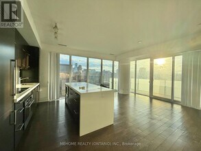 65 St Mary St in Toronto, ON - Building Photo - Building Photo