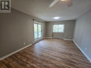 270-270 Lorry Greenberg Dr in Ottawa, ON - Building Photo - Building Photo