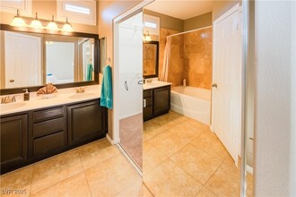 10765 Turquoise Valley Dr in Las Vegas, NV - Building Photo - Building Photo