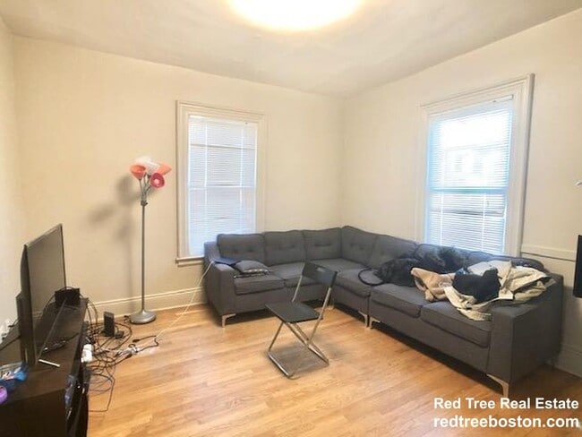 19 Greylock Rd in Boston, MA - Building Photo - Building Photo