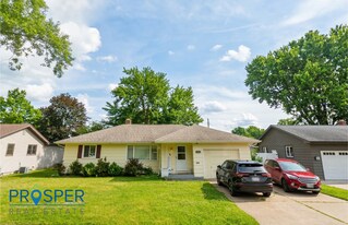 1015 E Lexington Blvd in Eau Claire, WI - Building Photo