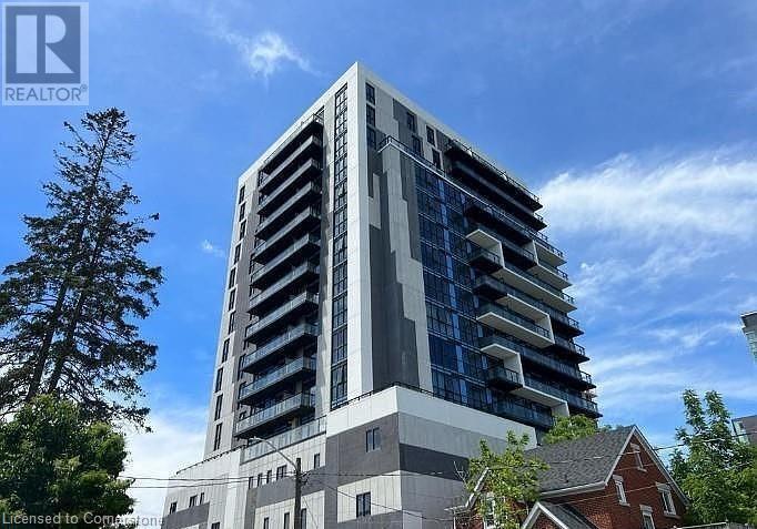 128 King St N in Waterloo, ON - Building Photo