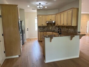 804 Broken Arrow in Horseshoe Bay, TX - Building Photo - Building Photo