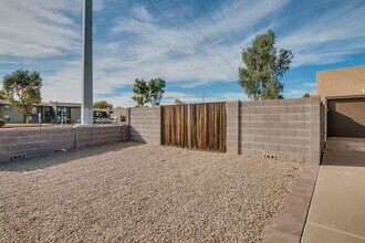 460 N 64th Pl in Mesa, AZ - Building Photo - Building Photo