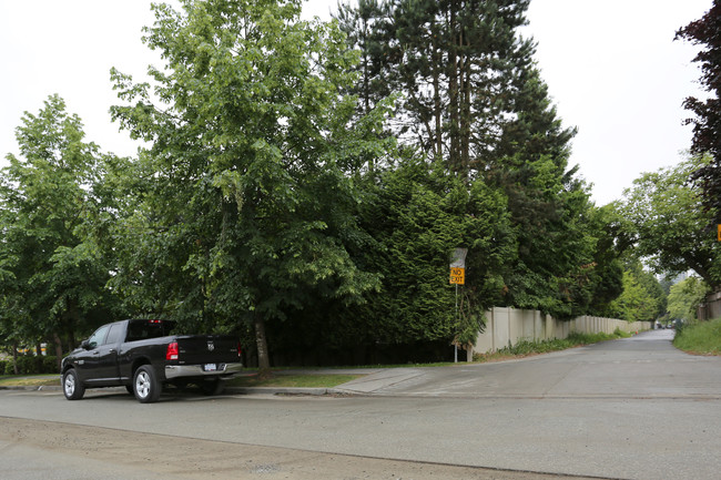 Catherine Anne Court in Burnaby, BC - Building Photo - Building Photo