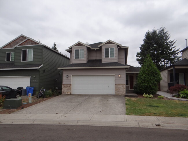 16422 NE 12th Ct in Ridgefield, WA - Foto de edificio - Building Photo