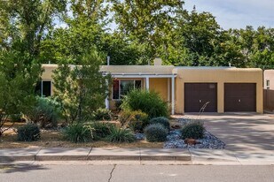 3812 Calle Del Monte NE in Albuquerque, NM - Building Photo