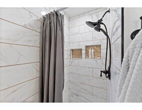 12024 W Cross Dr in Littleton, CO - Foto de edificio - Building Photo