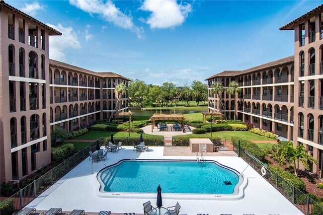 6100 Gulfport Blvd S in Gulfport, FL - Building Photo - Building Photo