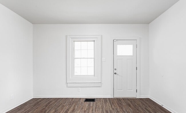 563 Tecumseh St in Indianapolis, IN - Building Photo - Building Photo