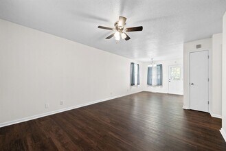 352 Woodale Dr in Clarksville, TN - Building Photo - Building Photo