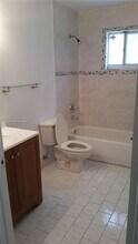 8177 NW 8th St in Miami, FL - Building Photo - Building Photo