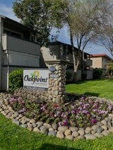 Oakpoint Apartments in Carmichael, CA - Foto de edificio - Building Photo