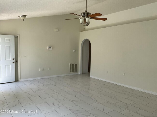 2153 Redwood Cir in Palm Bay, FL - Building Photo - Building Photo