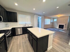 35 Liberty Ct in Pittsburg, CA - Building Photo - Building Photo