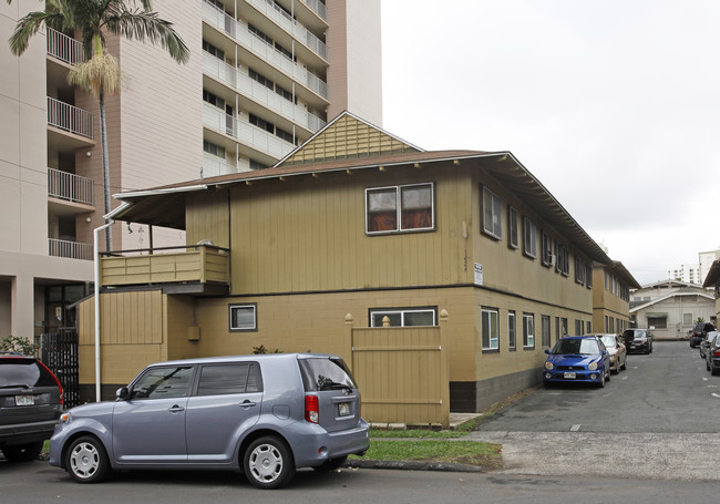 Alexander Apartments in Honolulu, HI - Building Photo - Building Photo