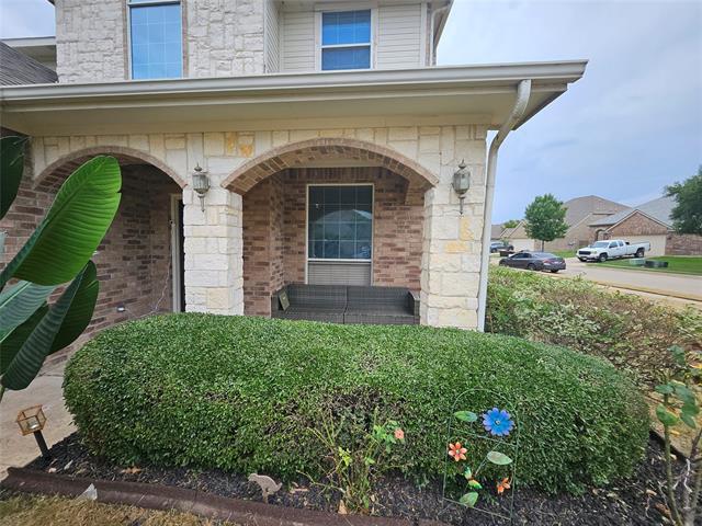 3049 Trinity Lakes Dr in Hurst, TX - Building Photo - Building Photo