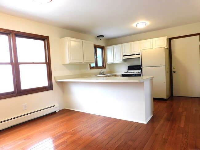 6 Herkimer St in Bridgeport, CT - Building Photo - Building Photo