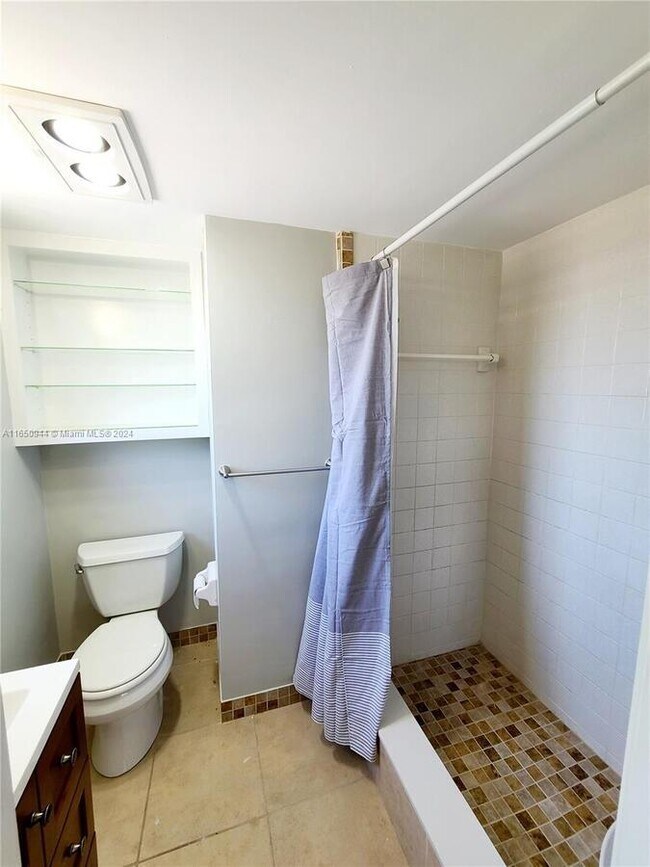 511 SW 15th St-Unit -B in Fort Lauderdale, FL - Building Photo - Building Photo