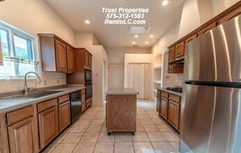568 Canyon Point Rd in Las Cruces, NM - Building Photo - Building Photo