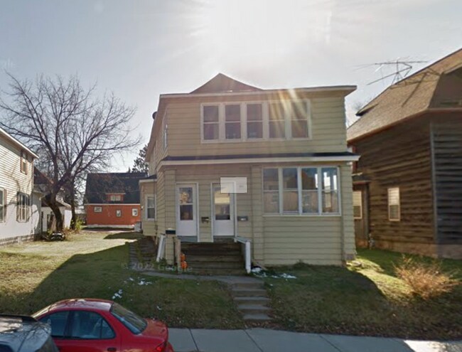512 8th St S, Unit 1-Main