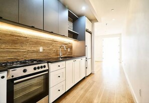 87 Montrose Ave in Brooklyn, NY - Building Photo