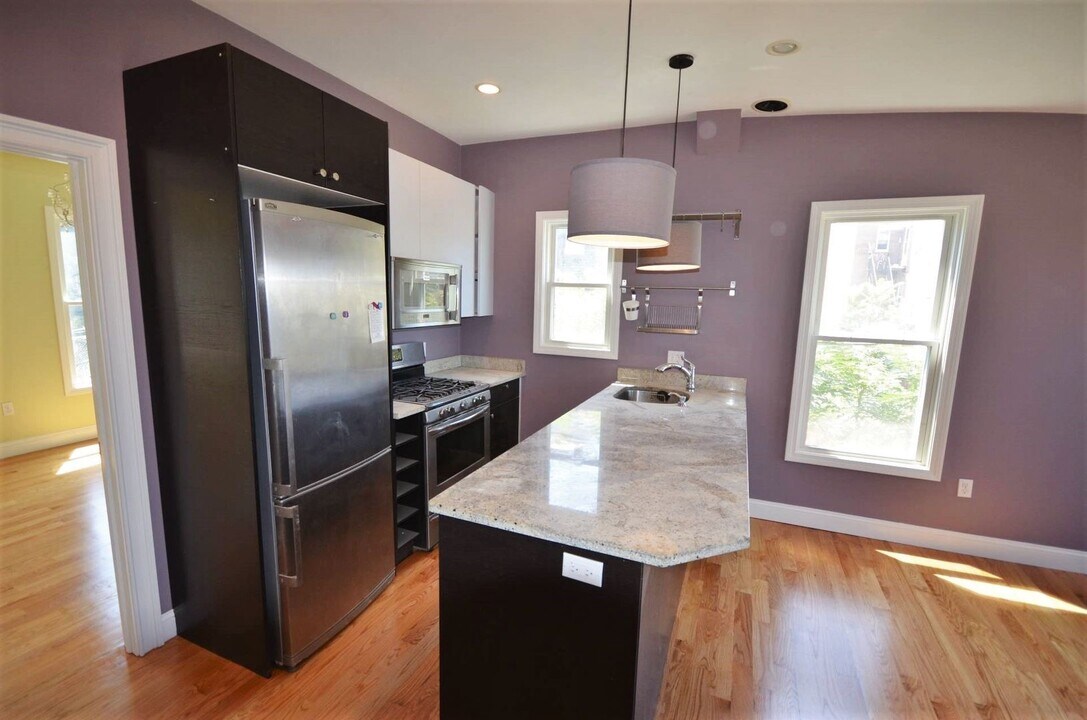 12 Cheever Ct in Boston, MA - Building Photo