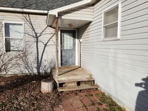 3155 W Commercial St in Springfield, MO - Building Photo - Building Photo