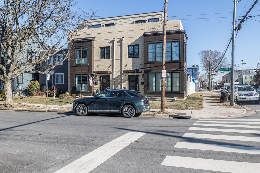 601 N Alfred St in Alexandria, VA - Building Photo