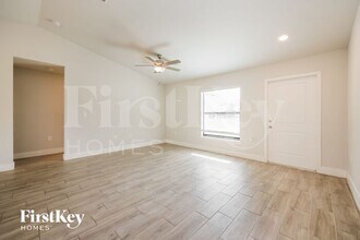 6138 Humboldt Ave in Ft. Myers, FL - Building Photo - Building Photo