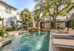 3321 Oak Grove Ave in Dallas, TX - Building Photo - Building Photo