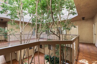 8651 W Olympic Blvd in Los Angeles, CA - Building Photo - Building Photo