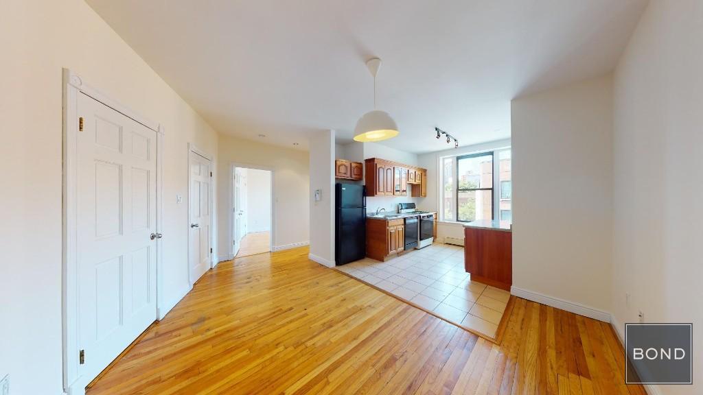 221 St James Pl in Brooklyn, NY - Building Photo