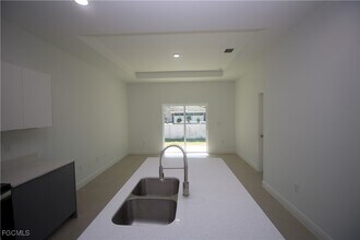 508 Hurd Ave in Lehigh Acres, FL - Building Photo - Building Photo