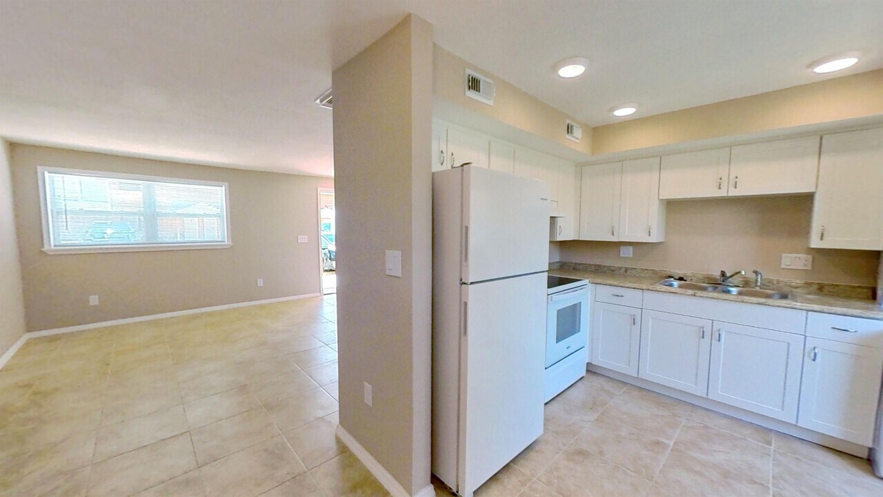 30 Elton St in Melbourne, FL - Building Photo