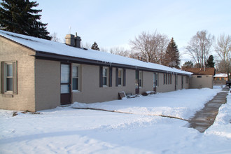 Airport Apartments in Waterford, MI - Building Photo - Building Photo