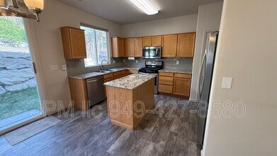 6389 Bentley Ct in Reno, NV - Building Photo - Building Photo