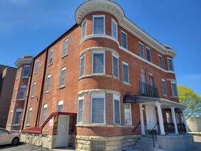 McDonald Flats on King in La crosse, WI - Building Photo - Building Photo