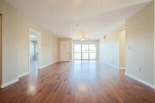 3920 Mystic Valley Pky, Unit 101 in Medford, MA - Building Photo